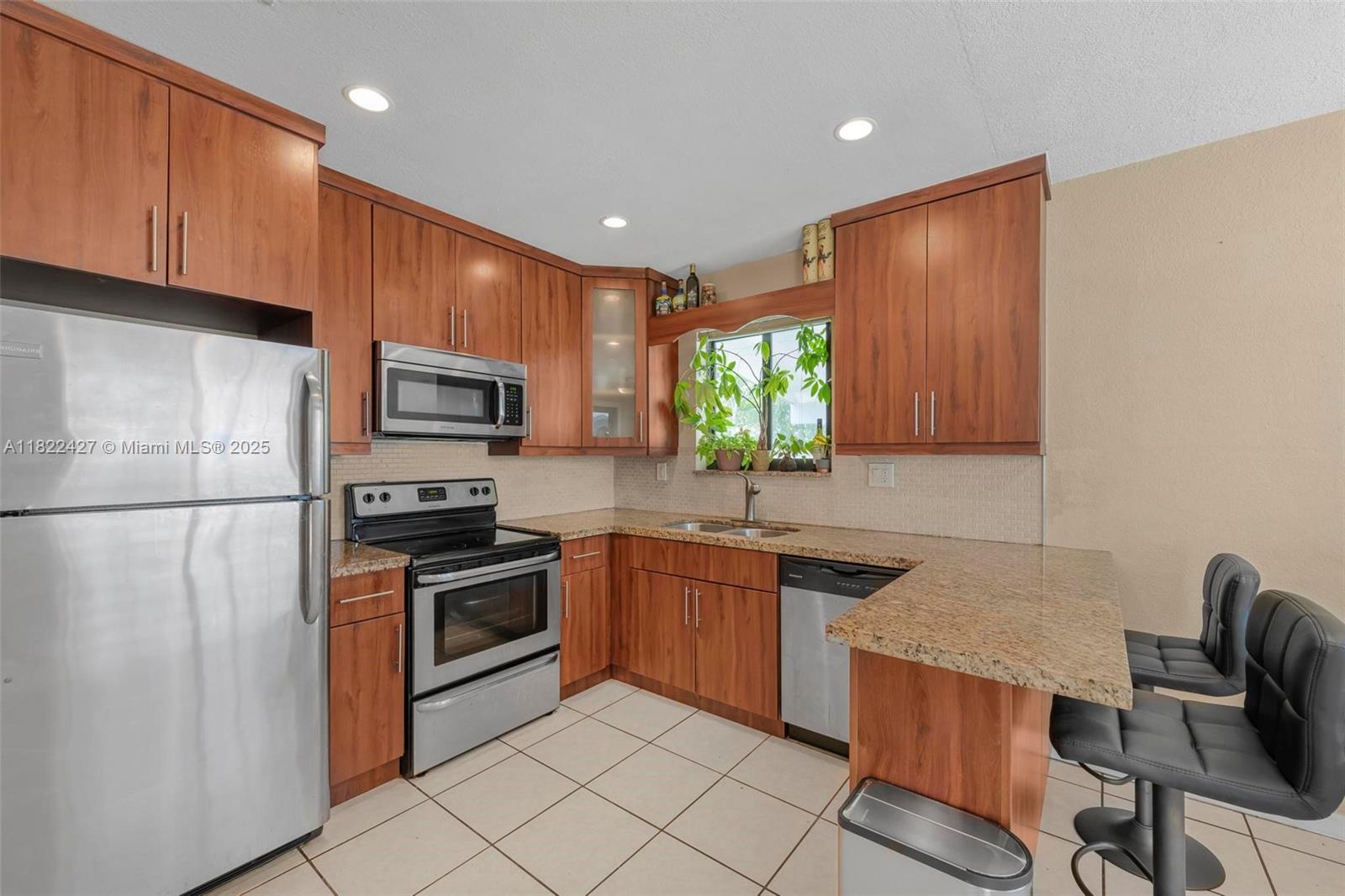 9520 Holiday Road Cutler Bay, FL 33157 - Photo 13 of 32