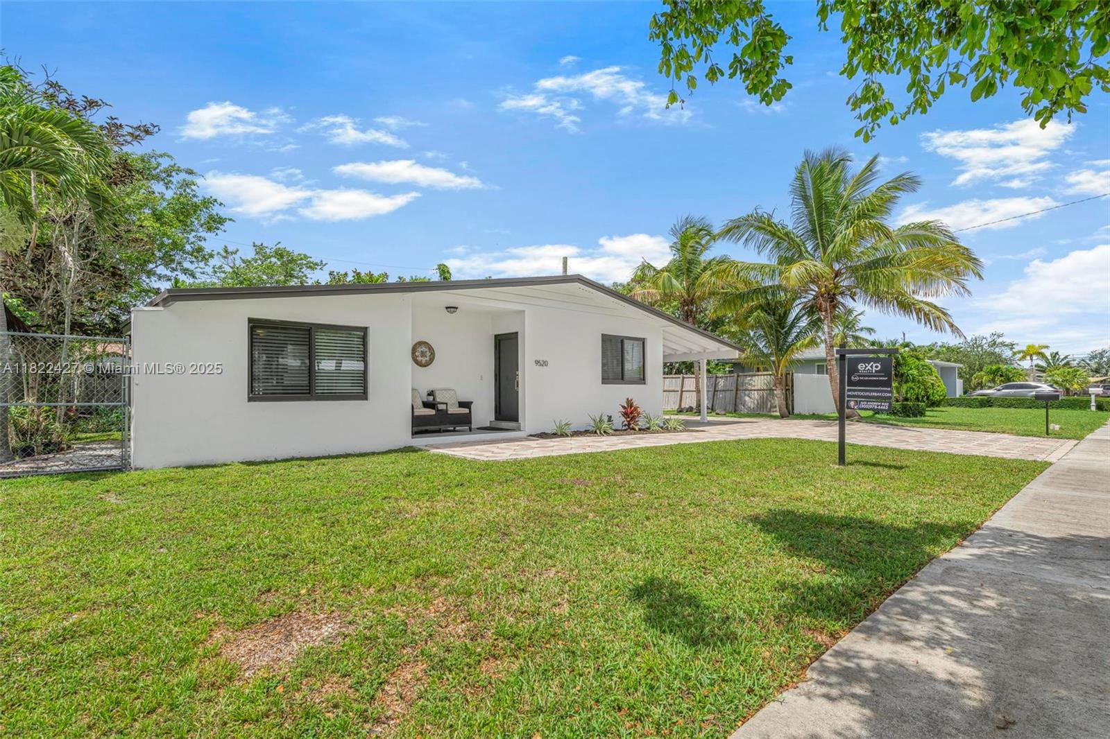 9520 Holiday Road Cutler Bay, FL 33157 - Photo 3 of 32