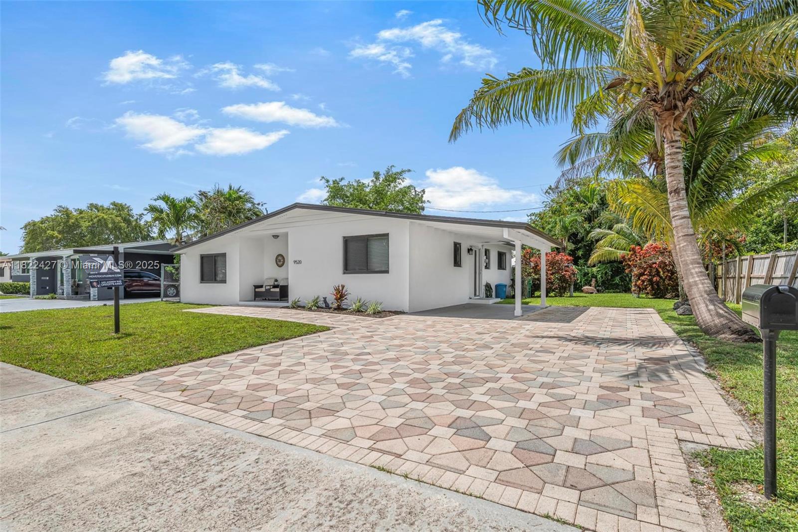 9520 Holiday Road Cutler Bay, FL 33157 - Photo 4 of 32