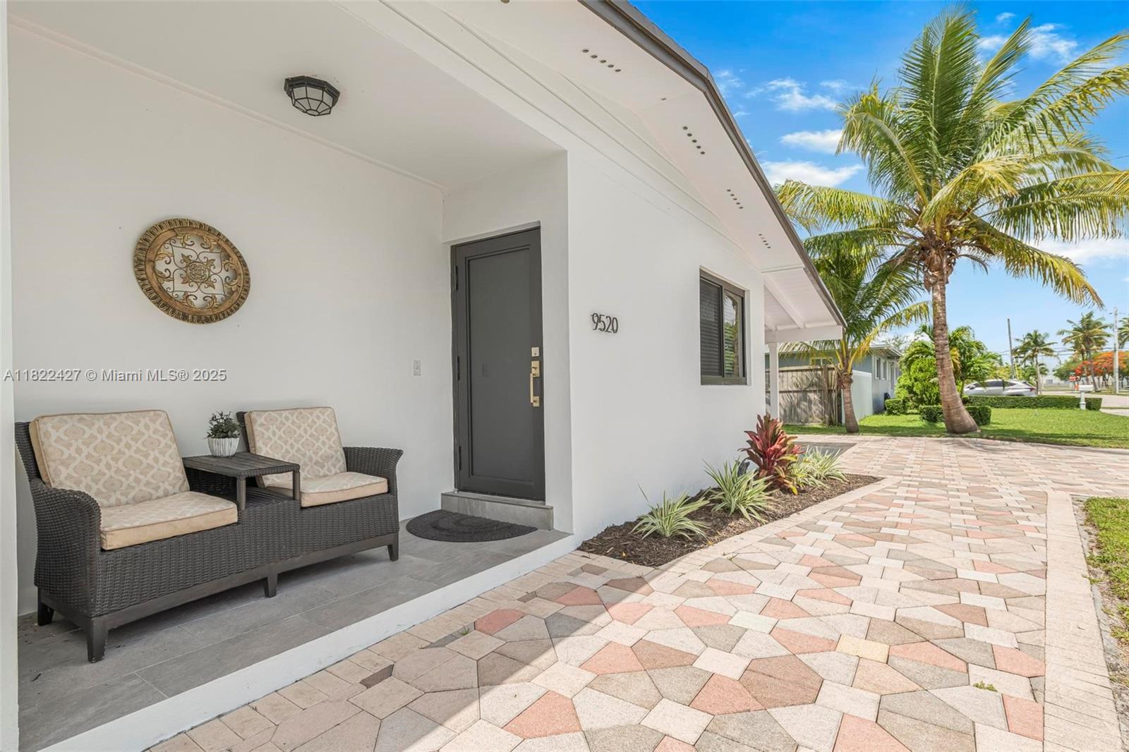 9520 Holiday Road Cutler Bay, FL 33157 - Photo 5 of 32