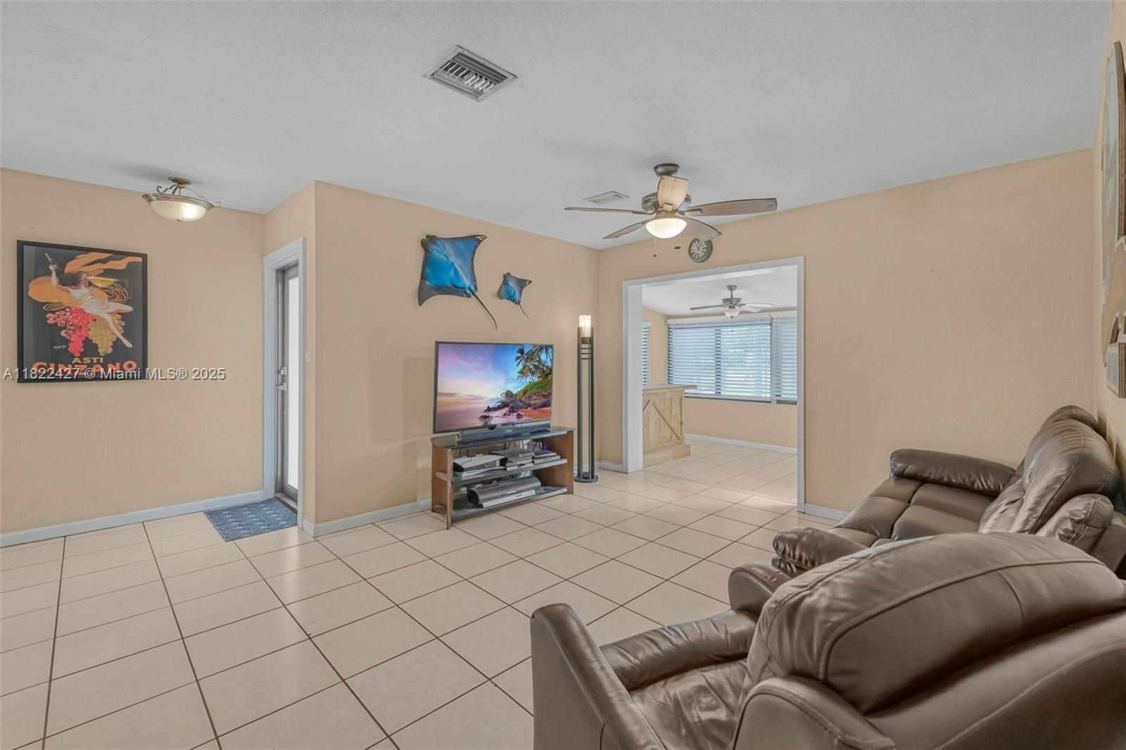 9520 Holiday Road Cutler Bay, FL 33157 - Photo 8 of 32