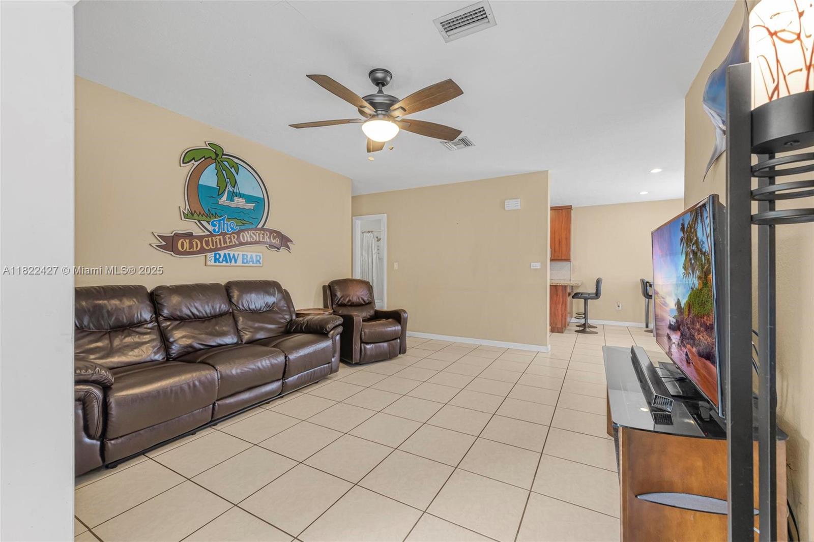 9520 Holiday Road Cutler Bay, FL 33157 - Photo 10 of 32