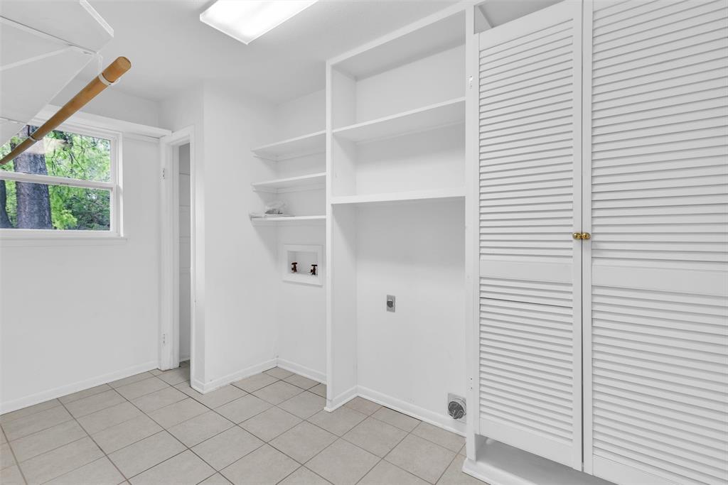 146 Bob White Road Denison, TX 75020 - Photo 12 of 25 Full sized laundry room with washer-dryer hookups and pantry space