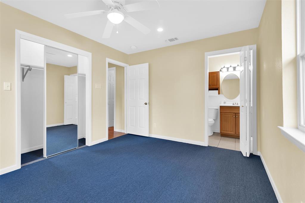 146 Bob White Road Denison, TX 75020 - Photo 16 of 25 Primary bedroom with Ensuite bathroom