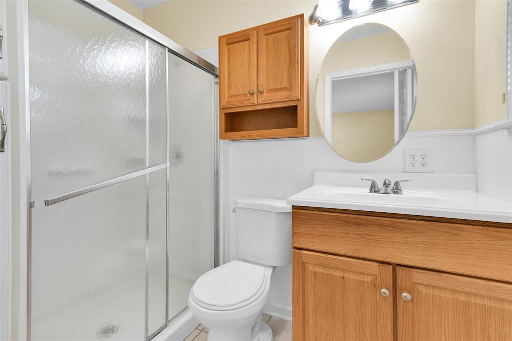 146 Bob White Road Denison, TX 75020 - Photo 18 of 25 Nice sliding door shower