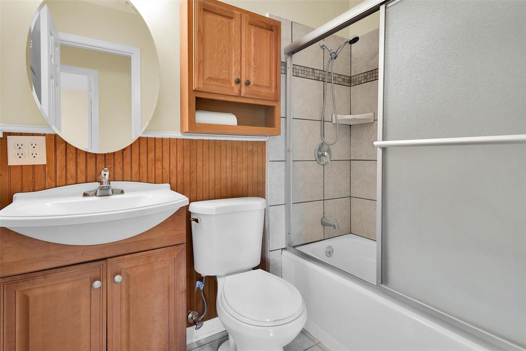 146 Bob White Road Denison, TX 75020 - Photo 21 of 25 Tub-shower hall bathroom