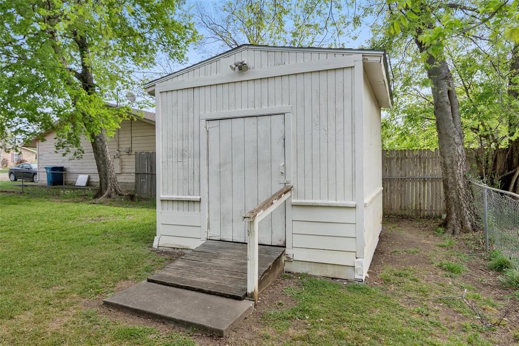146 Bob White Road Denison, TX 75020 - Photo 24 of 25 10' x 12' storage shed with electricity
