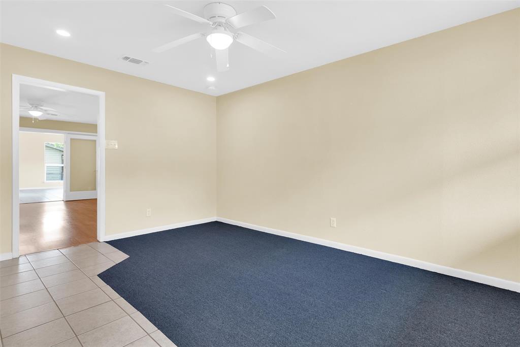 146 Bob White Road Denison, TX 75020 - Photo 4 of 25 Living room view upon entry