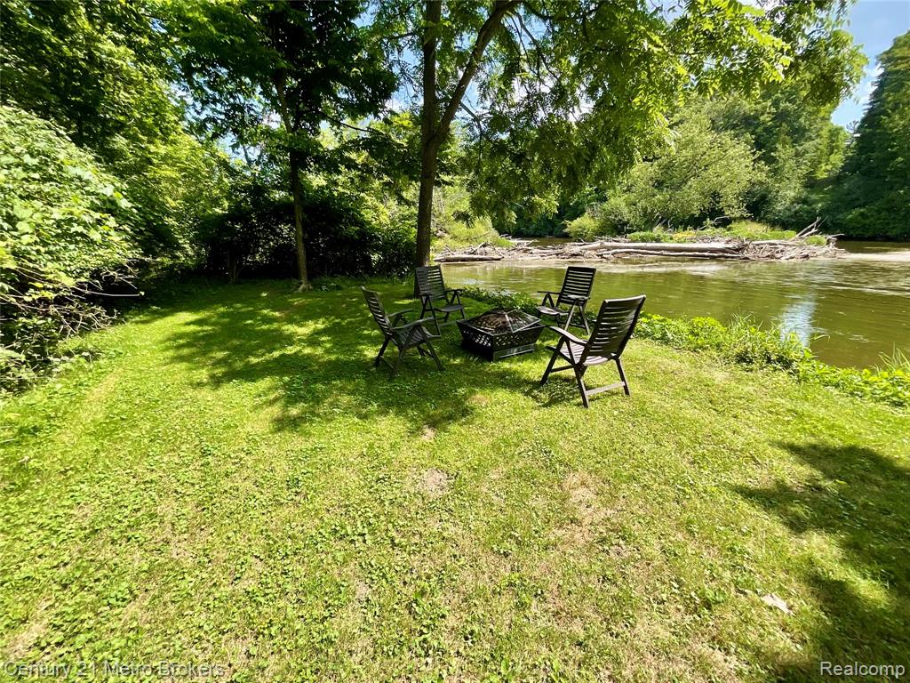 6010 North Seymour Road Flushing, MI 48433 - Photo 3 of 56 Gallery Image 3