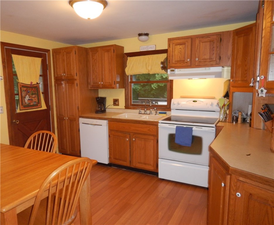 173 Knotty Oak Road Coventry, RI 02816 - Photo 4 of 22