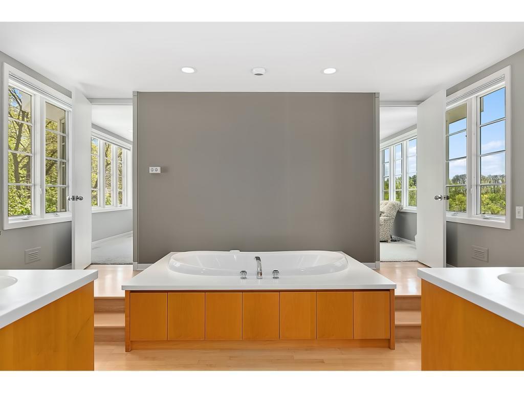 16403 Ringer Road Minnetonka, MN 55391 - Photo 32 of 58 Gallery Image 32