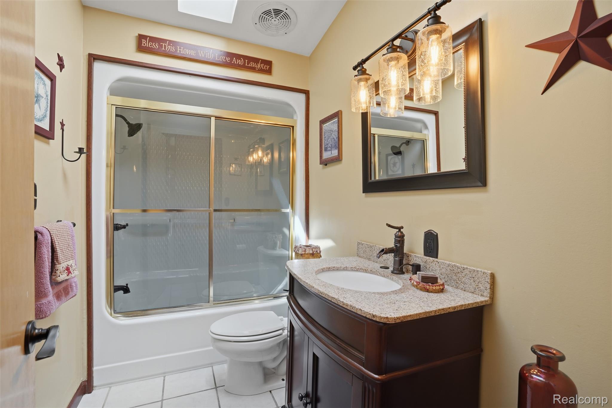 3167 Roods Lake Road Lapeer, MI 48446 - Photo 13 of 38 Additional full bath.