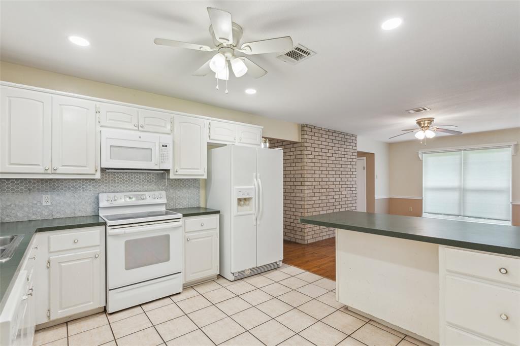 103 Spring Oak Lacy-Lakeview, TX 76705 - Photo 12 of 30