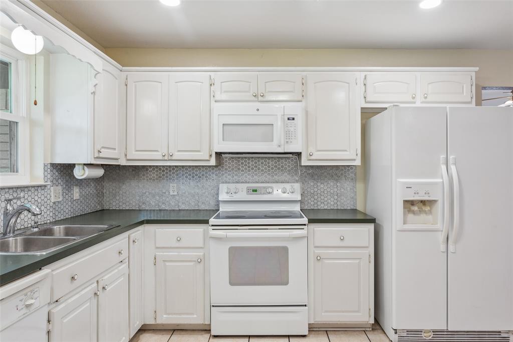 103 Spring Oak Lacy-Lakeview, TX 76705 - Photo 13 of 30