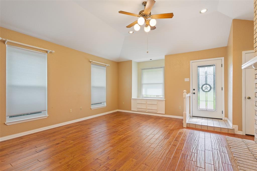 103 Spring Oak Lacy-Lakeview, TX 76705 - Photo 5 of 30