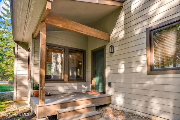 $865,000 | 8599 East Apache Trail, Athol, ID 83801