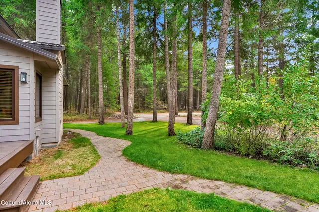 $899,000 | 8599 East Apache Trail, Athol, ID 83801