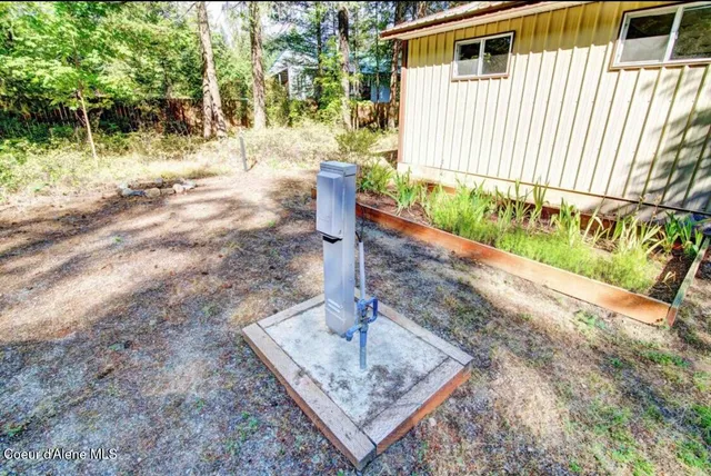 $899,000 | 8599 East Apache Trail, Athol, ID 83801