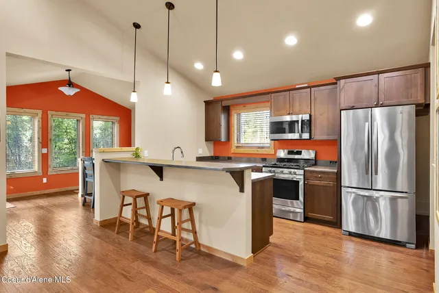 $865,000 | 8599 East Apache Trail, Athol, ID 83801