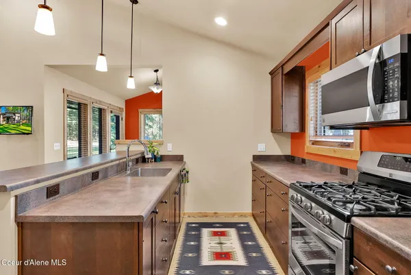 $865,000 | 8599 East Apache Trail, Athol, ID 83801