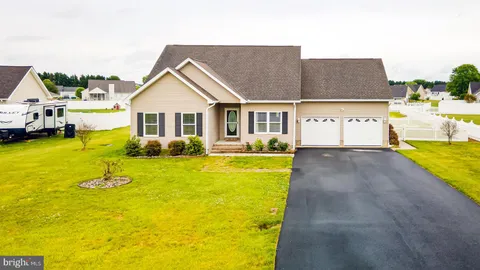 $359,990 | 508 North Winding Brooke Drive, Seaford, DE 19973