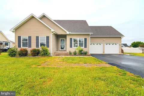 $359,990 | 508 North Winding Brooke Drive, Seaford, DE 19973