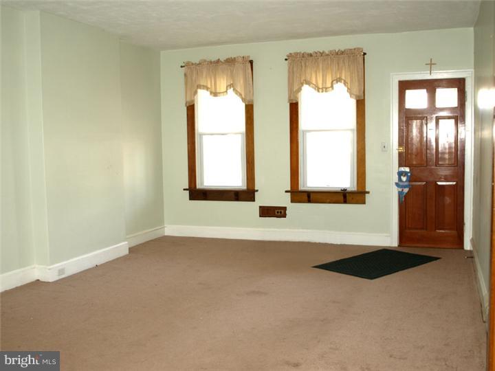 2739 Quakerbridge Road Hamilton, NJ 08619 - Photo 2 of 9 Living Room