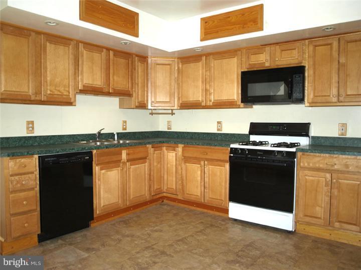 2739 Quakerbridge Road Hamilton, NJ 08619 - Photo 4 of 9 Kitchen