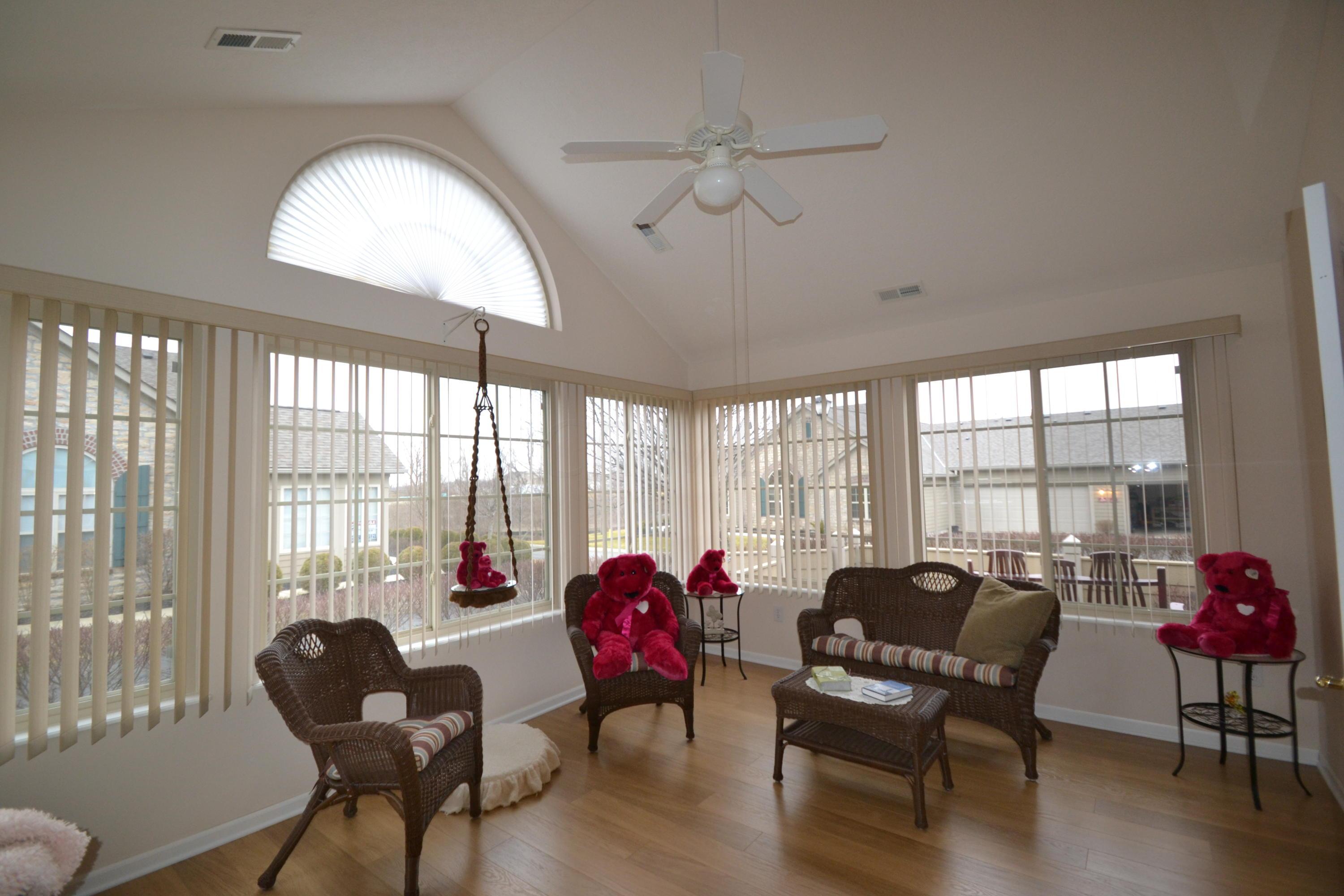 219 Stonegate Loop Pataskala, OH 43062 - Photo 12 of 25 Gallery Image 12
