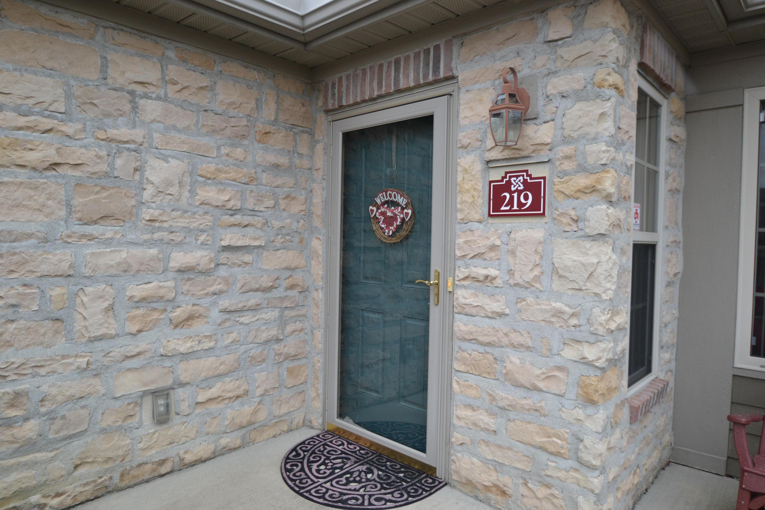 219 Stonegate Loop Pataskala, OH 43062 - Photo 2 of 25 Gallery Image 2