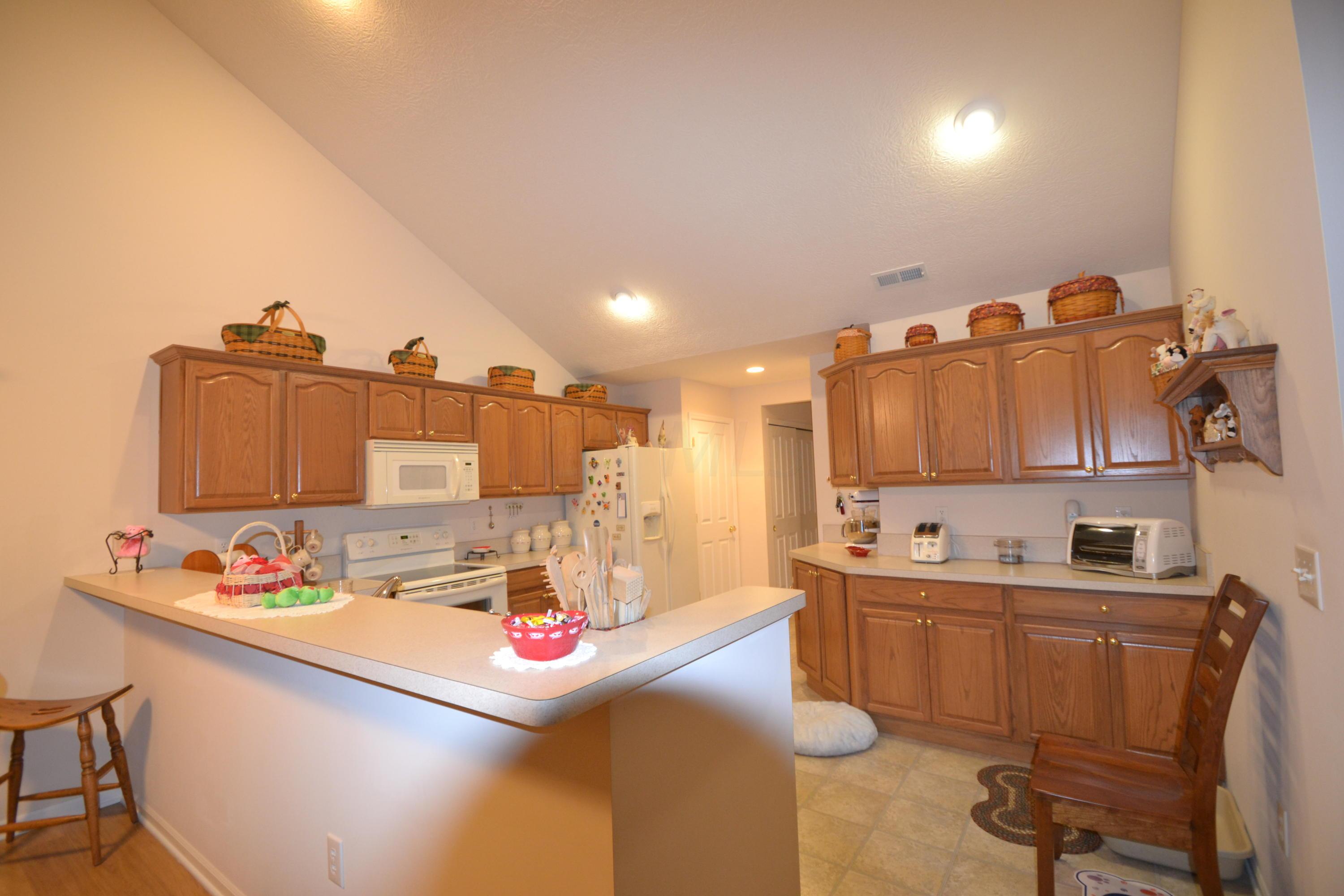 219 Stonegate Loop Pataskala, OH 43062 - Photo 4 of 25 Gallery Image 4