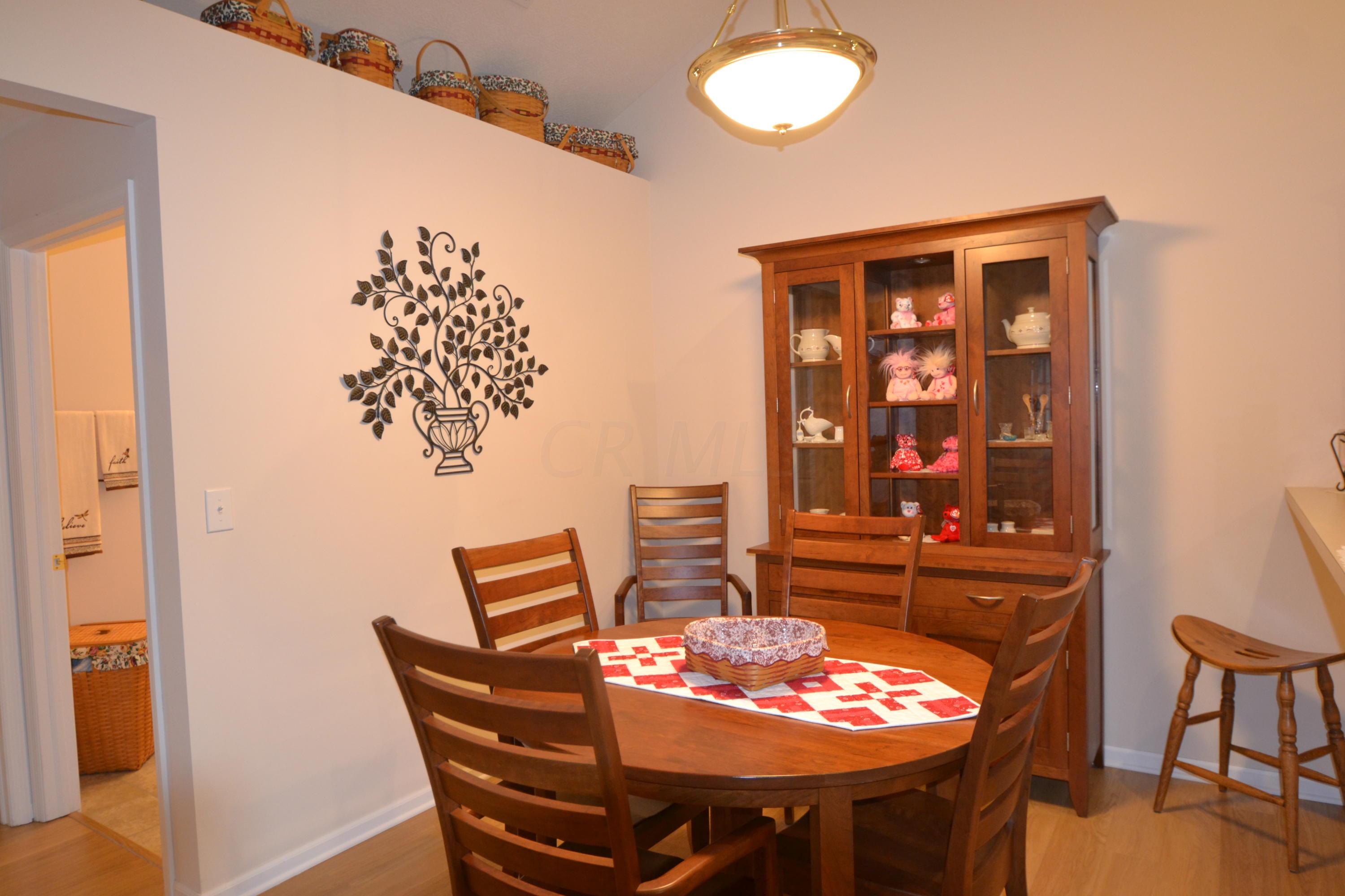 219 Stonegate Loop Pataskala, OH 43062 - Photo 6 of 25 Gallery Image 6