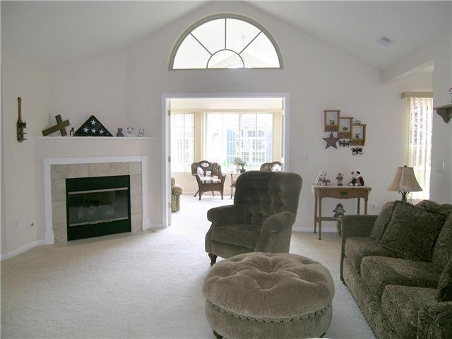 219 Stonegate Loop Pataskala, OH 43062 - Photo 9 of 25 Gallery Image 9
