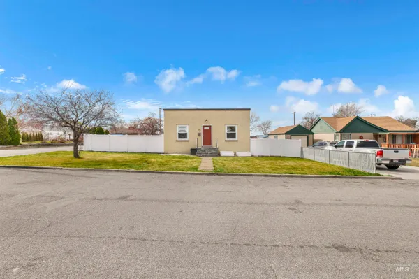 $260,000 | 801 12th Avenue North, Buhl, ID 83316