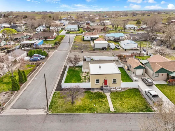$260,000 | 801 12th Avenue North, Buhl, ID 83316