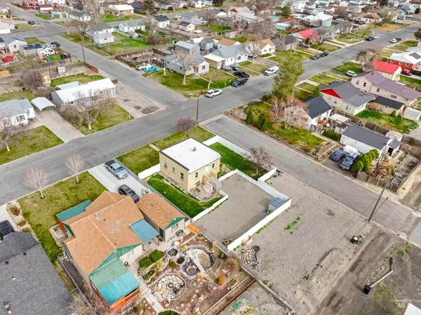 $260,000 | 801 12th Avenue North, Buhl, ID 83316