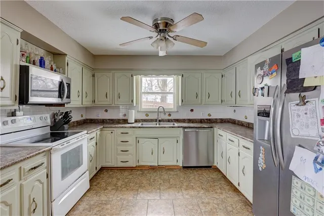 $225,000 | 2620 Hickory Hills Road, Galena, KS 66739