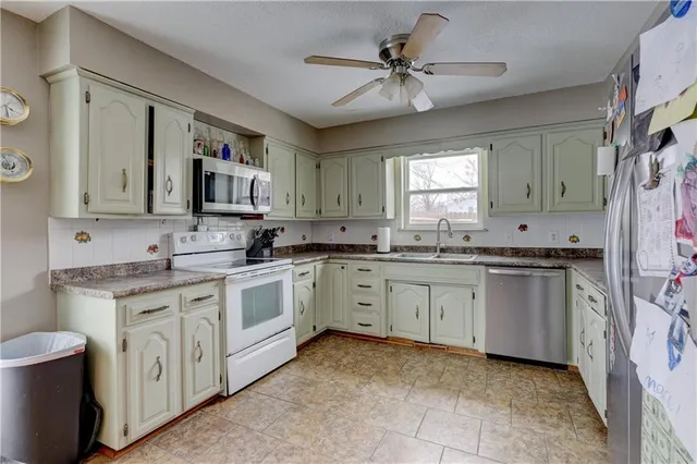 $225,000 | 2620 Hickory Hills Road, Galena, KS 66739