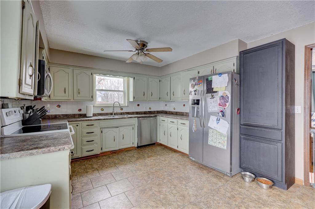 2620 Hickory Hills Road Galena, KS 66739 - Photo 9 of 33