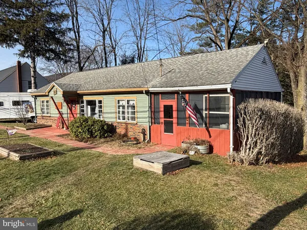 a view of backyard of house