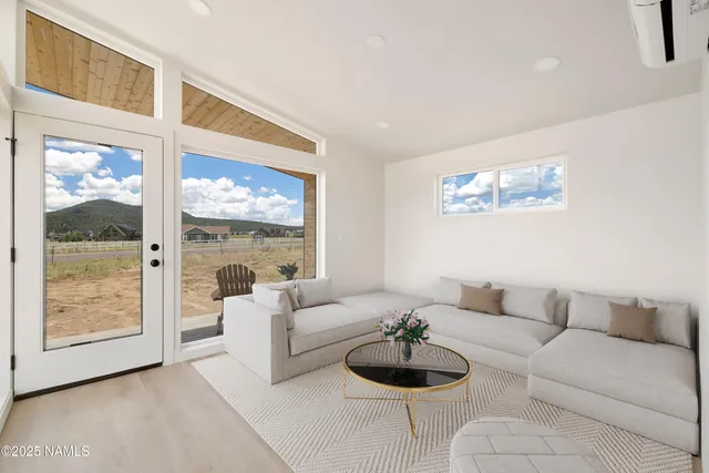 $899,000 | 8073 Harmony Lane, Flagstaff, AZ 86001