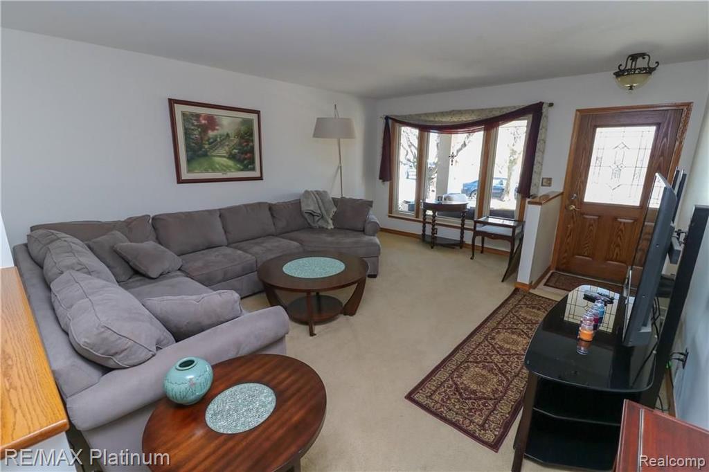 41890 Ridge Road East Novi, MI 48375 - Photo 8 of 27