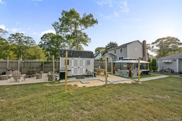 a house view with a outdoor space