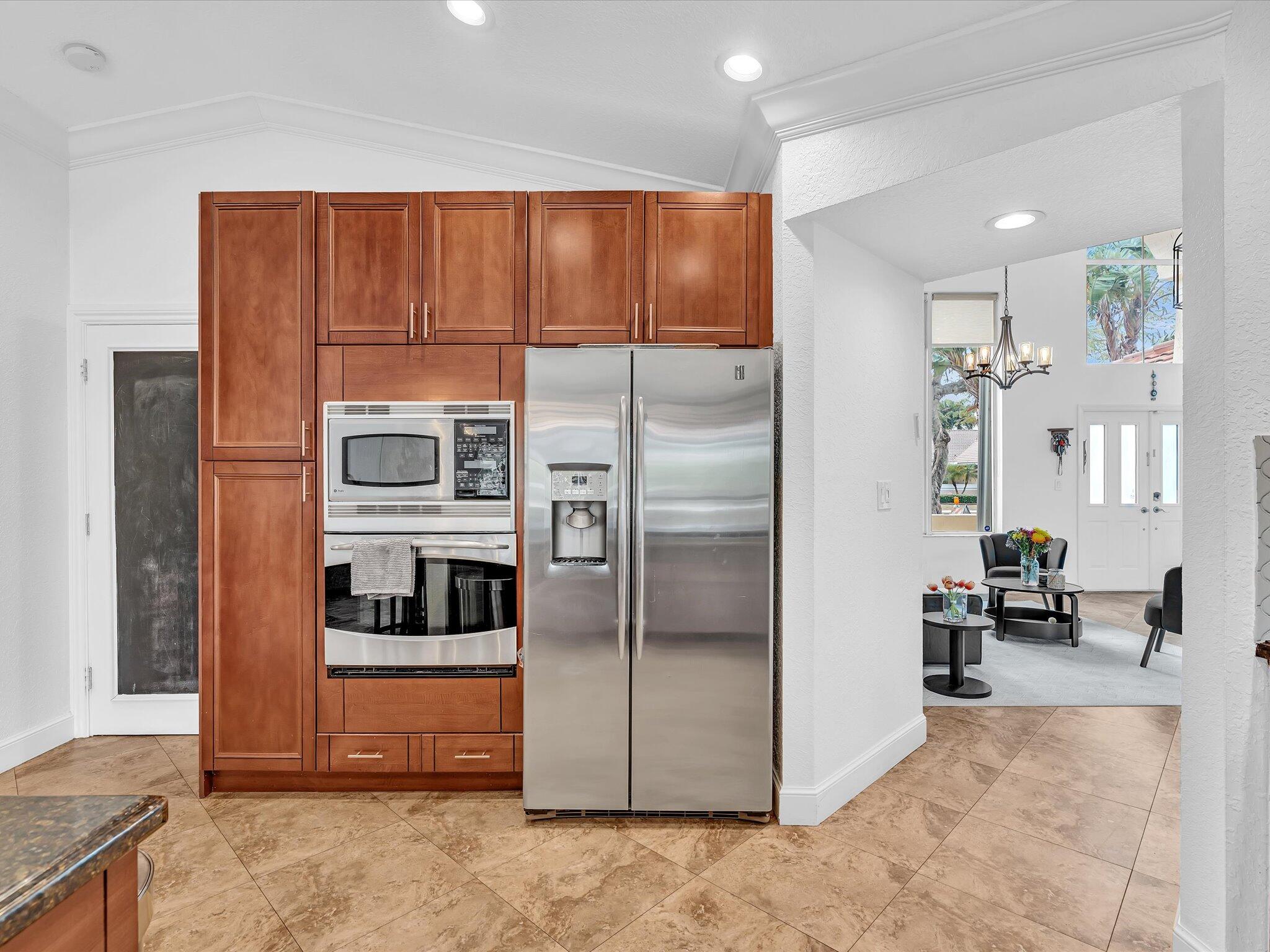 9669 Carousel Circle North Boca Raton, FL 33434 - Photo 22 of 76 Kitchen