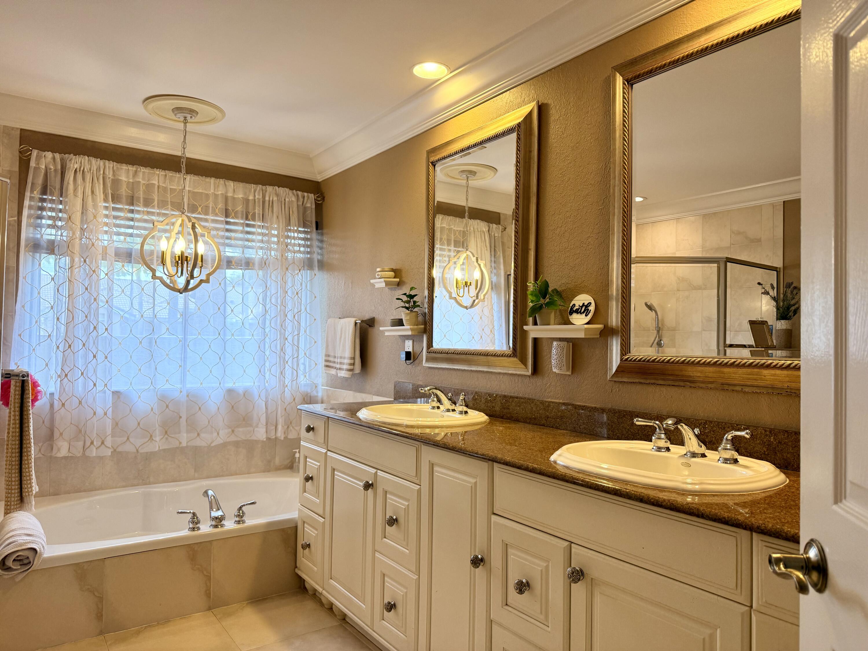 9669 Carousel Circle North Boca Raton, FL 33434 - Photo 27 of 76 Primary Bathroom