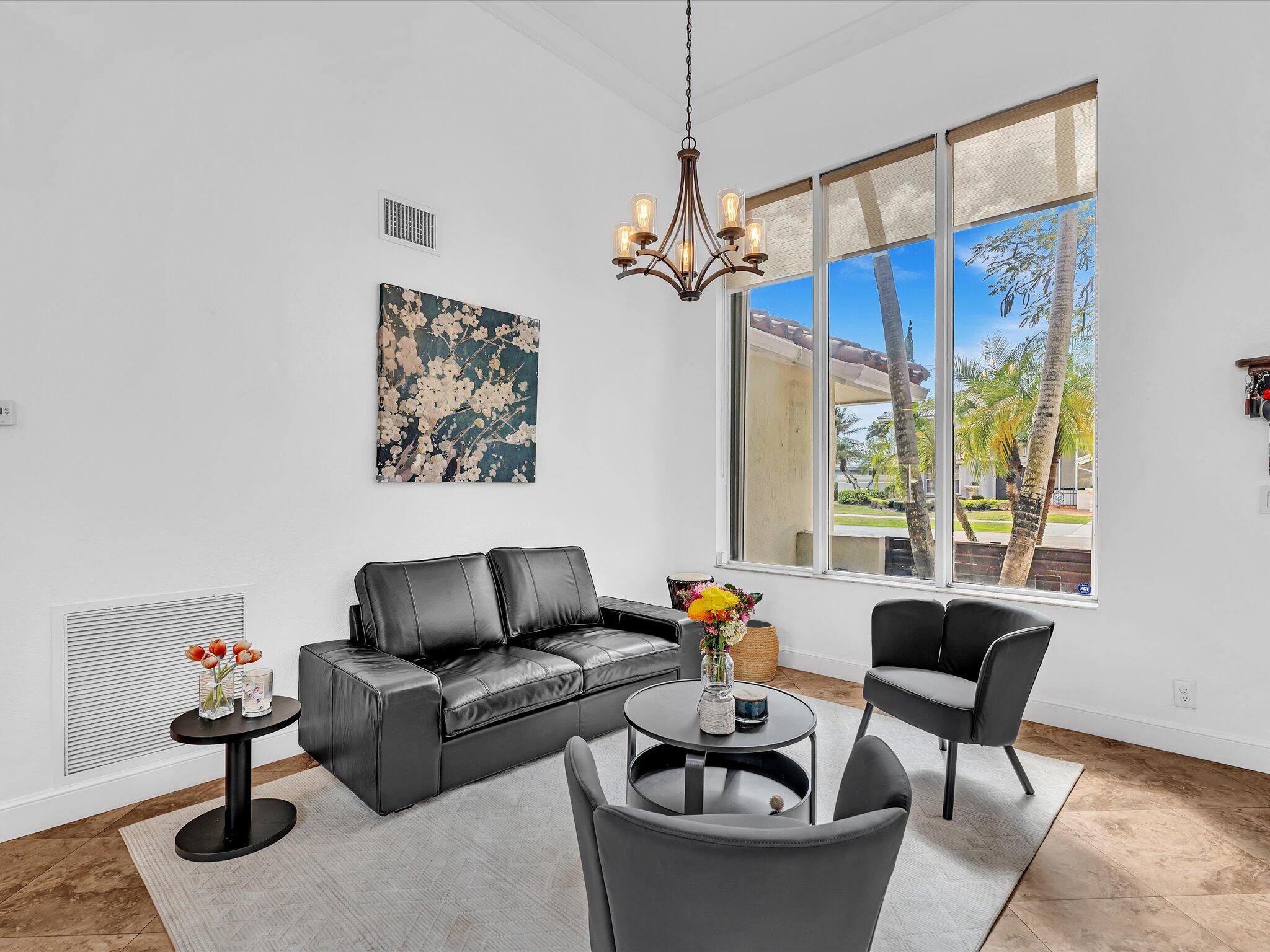 9669 Carousel Circle North Boca Raton, FL 33434 - Photo 9 of 76 Living Area