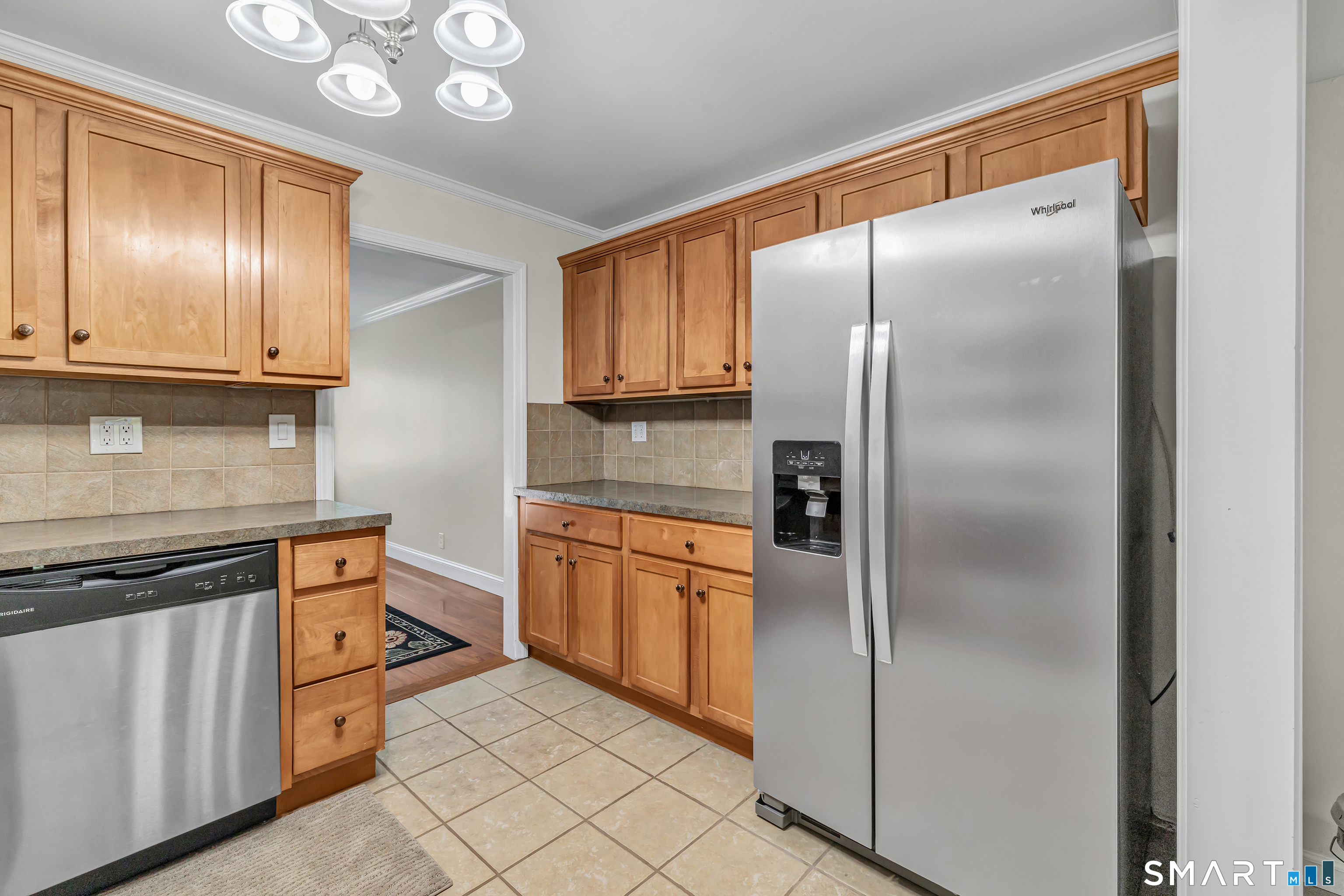 202 Glen Hills Road Meriden, CT 06451 - Photo 9 of 38