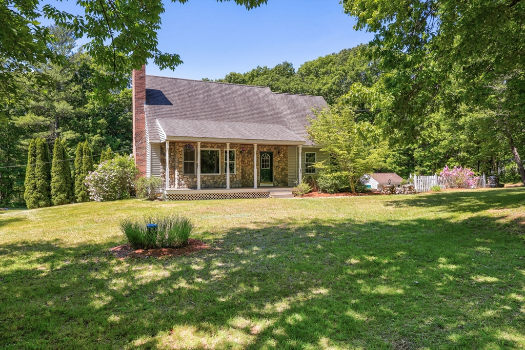 27 Davis Street Rutland, MA 01543 - Photo 3 of 39