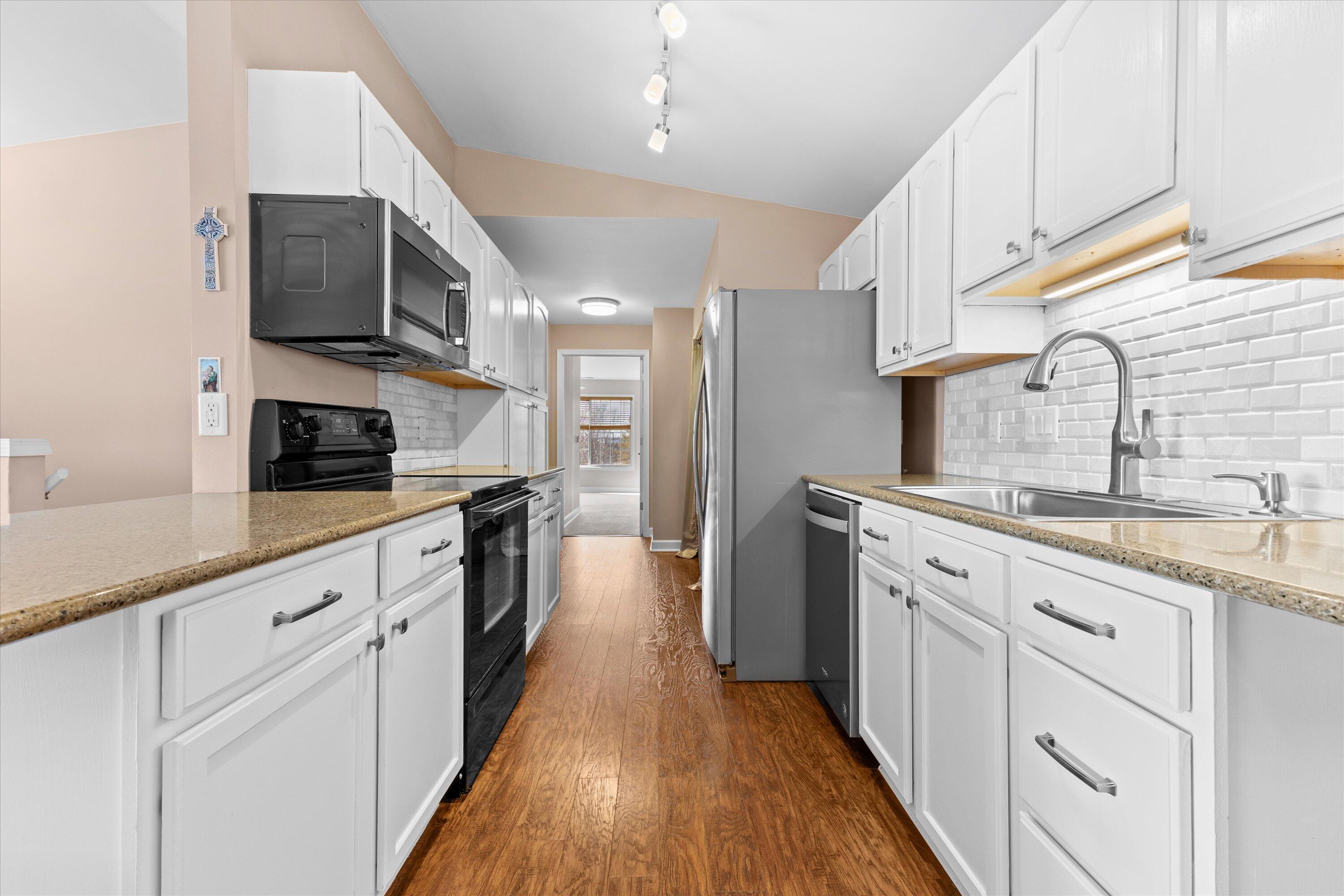 10110 74th Street, Unit D Kenosha, WI 53142 - Photo 7 of 28 07-925A1094