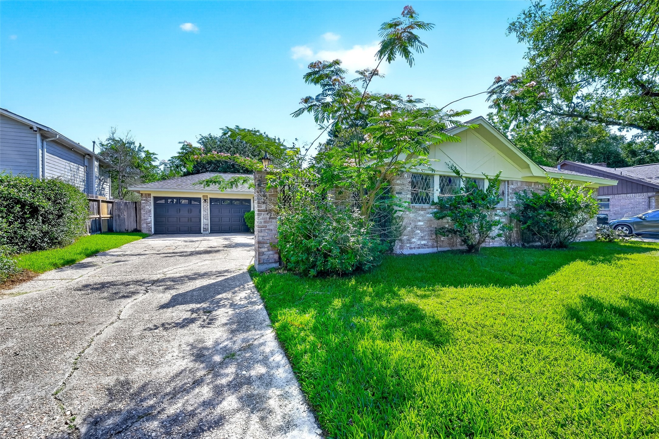 15207 Pleasant Valley Road Houston, TX 77062 - Photo 1 of 40 Front View - Elongated Private Driveway